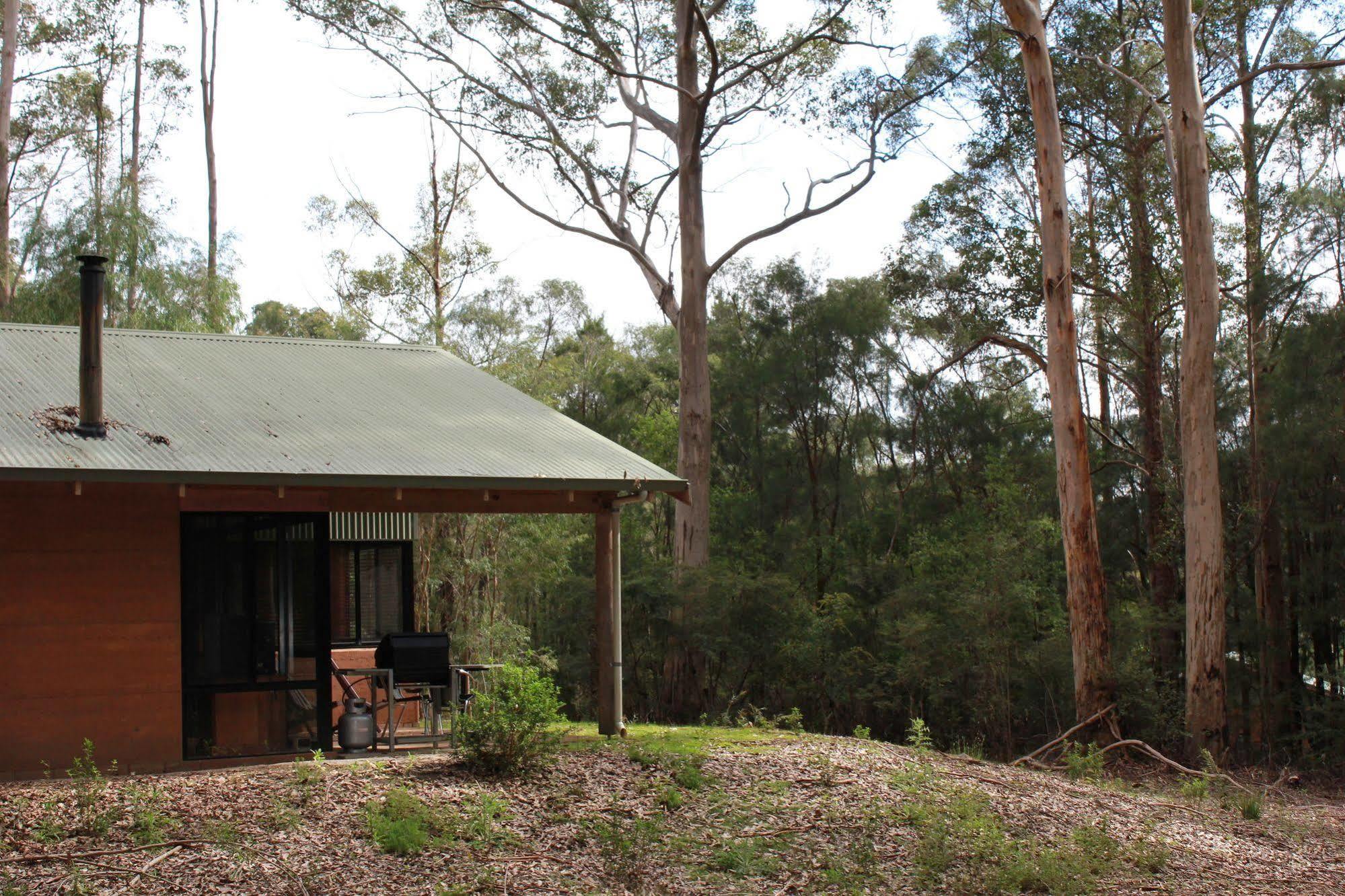 Marima Cottages Pemberton Exterior photo